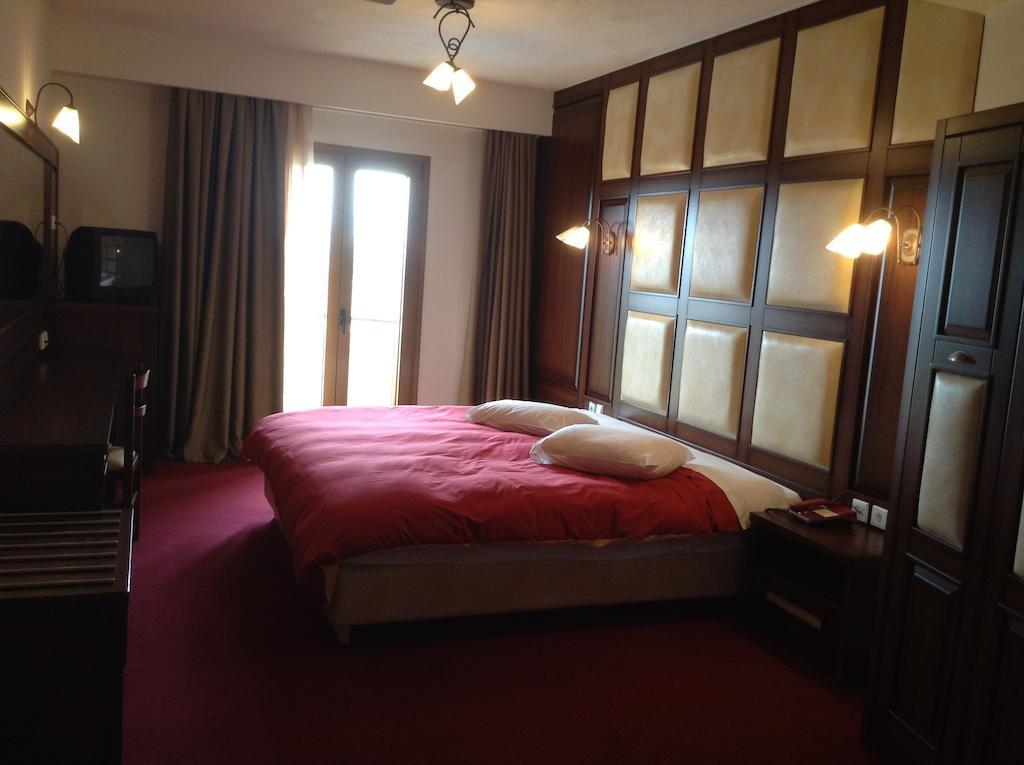 Hotel Orfeas Калампака Экстерьер фото