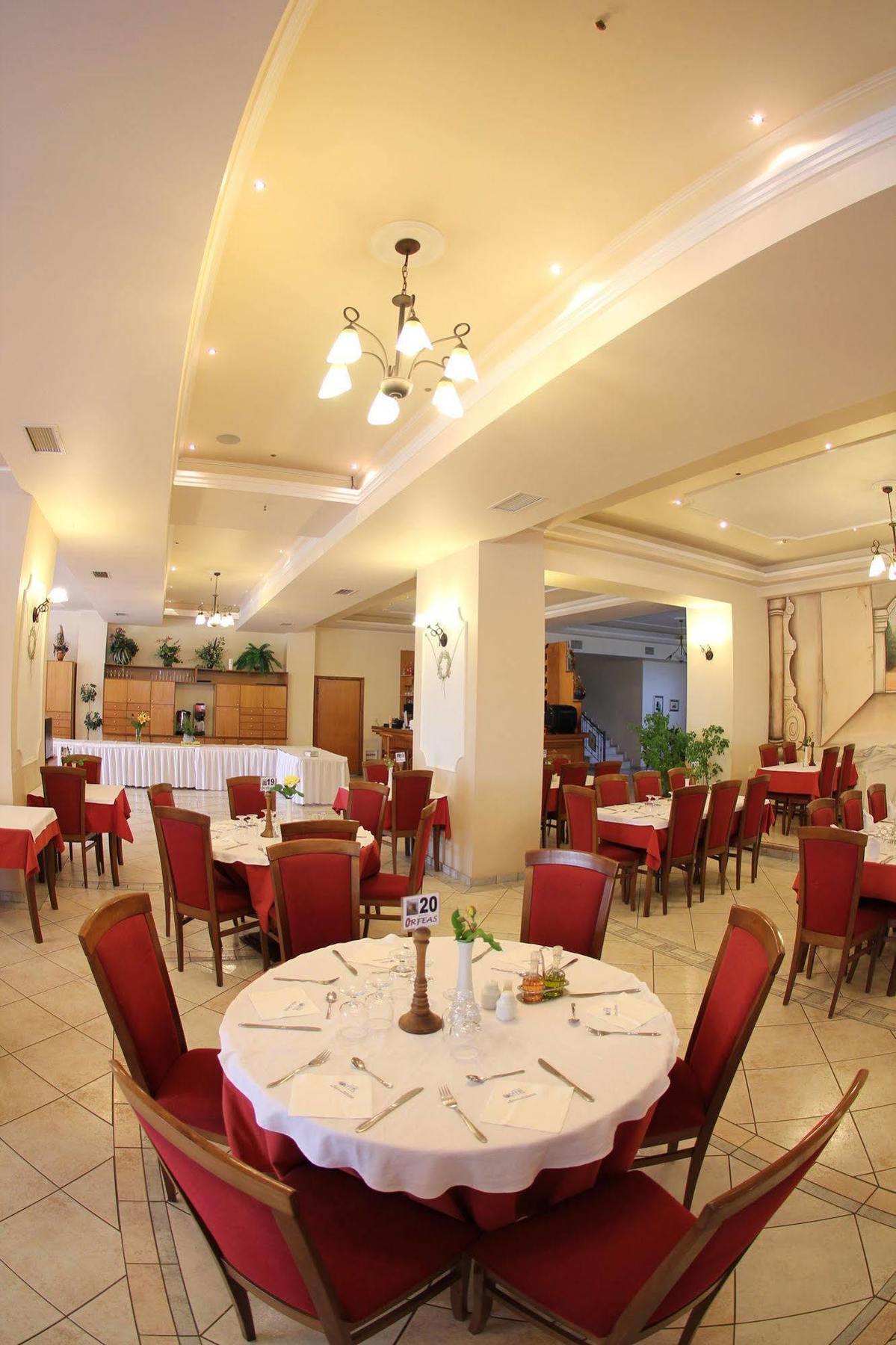 Hotel Orfeas Калампака Экстерьер фото